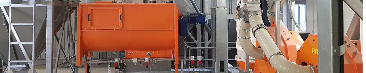 Dry mixers